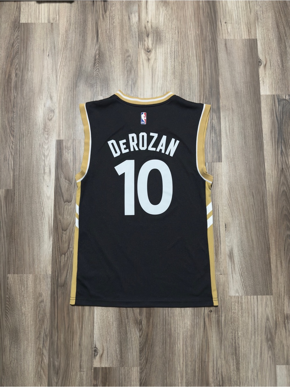 Toronto Raptors DeMar DeRozan #10 Adidas Jersey • Size M